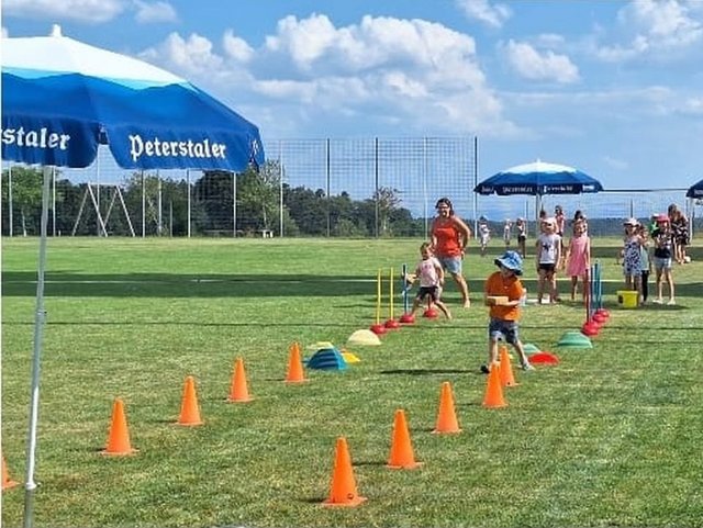 Kinder beim Sommerfest des SV Oberfilingen