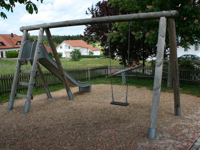 Spielplatz Im Knieslen in Schopfloch